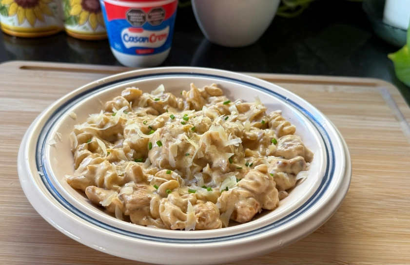 PASTA CORTA CON POLLO