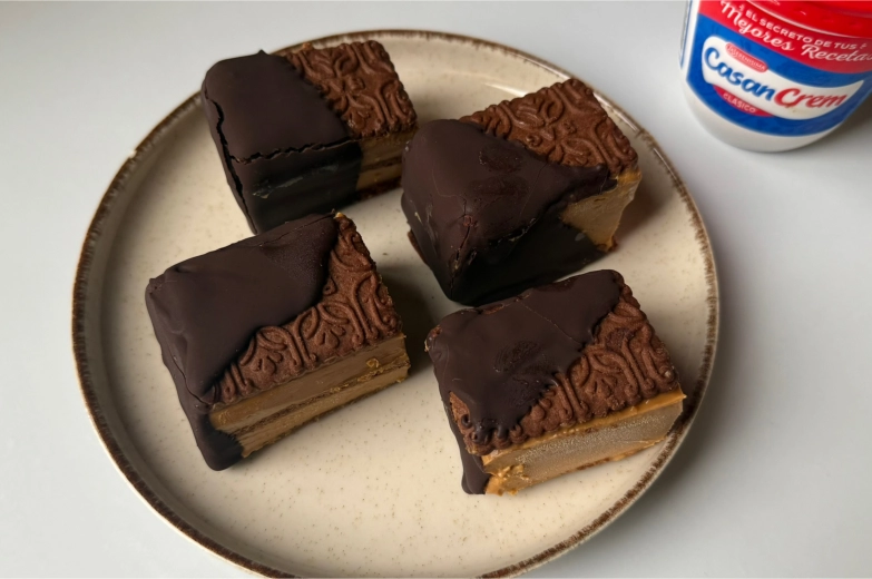 Alfajores de Chocotorta Tarta de atún con masa casera